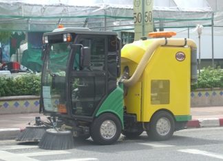 The city has 3 of these street cleaners that were brought into service in January 2010 at a cost of 3,900,000 baht each.